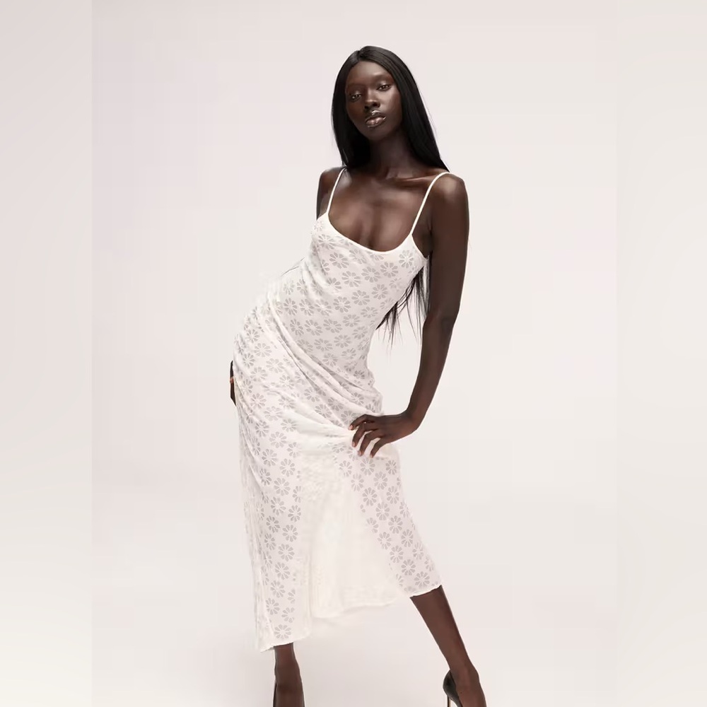 Réalisation Par x Claudia Schiffer Elegant Cream Lace Maxi Dress floral velvet